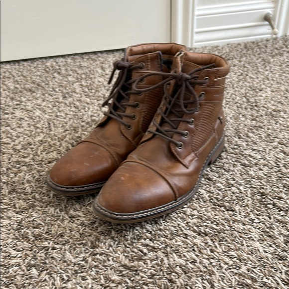 Steve Madden Brown Leather Lace-Up Boots - Picture 1 of 7